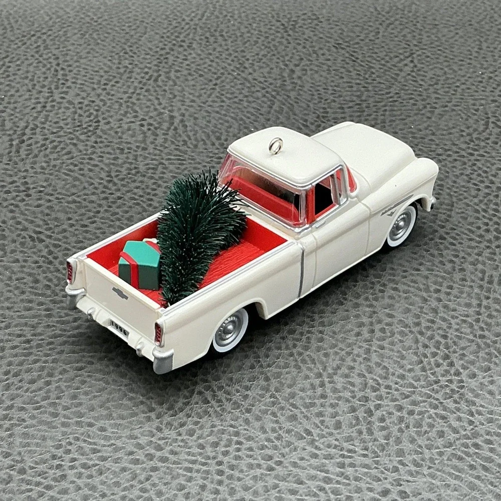 Vintage 1996 Hallmark Keepsake 1956 Chevrolet Cameo Pickup Truck Ornament W Box